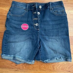 NWT - DARK WASH BUTTON-FLY SHORTS